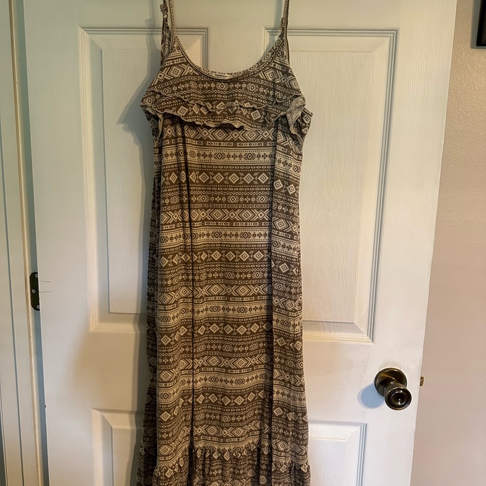 Brown and Tan Sleeveless Spaghetti Strap Maxi Sundress